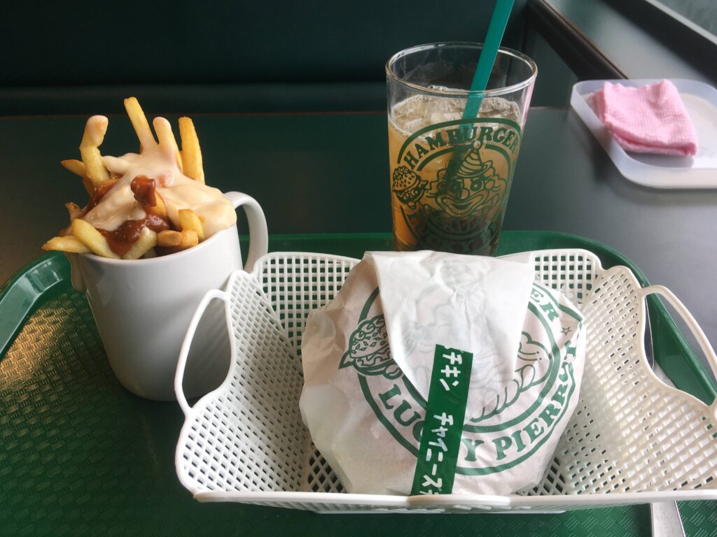 一人旅で訪れた函館にあるラッキーピエロのチャイニーズチキンバーガー