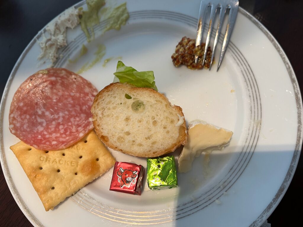 マリオットボンヴォイで泊まるウェスティン仙台でのクラブラウンジ、カクテルタイムの軽食