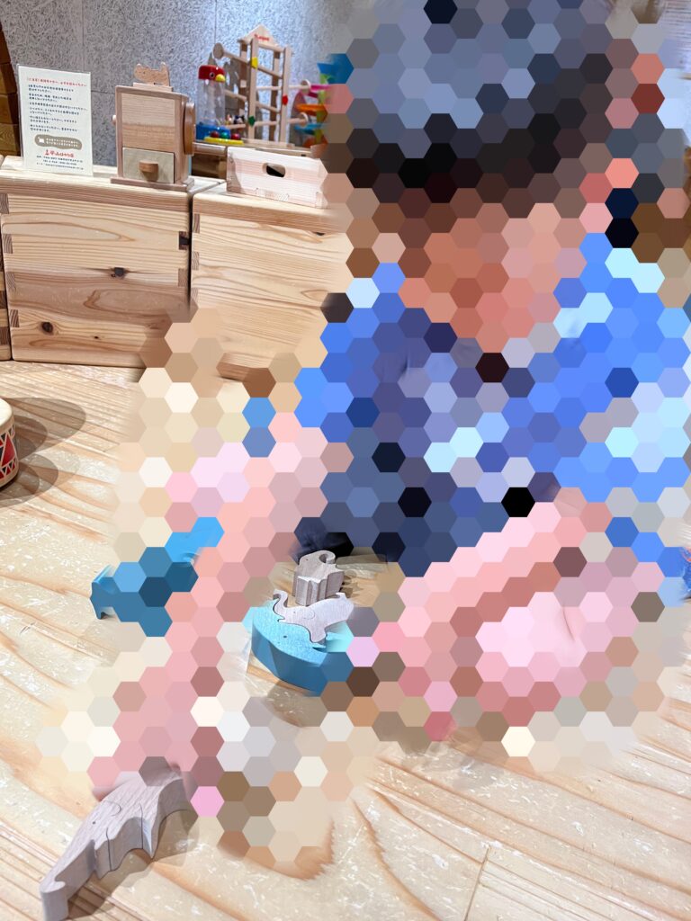 子連れ岩手旅行で立ち寄ったおもちゃ美術館の内部の様子