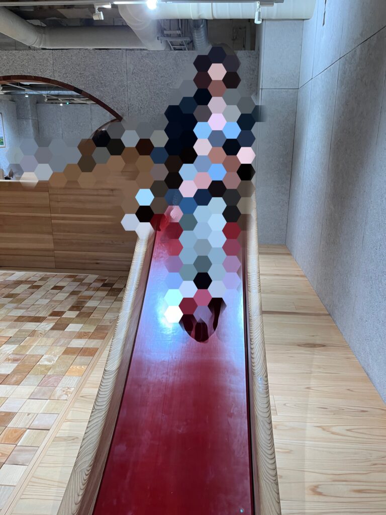 子連れ岩手旅行で立ち寄ったおもちゃ美術館の内部の様子